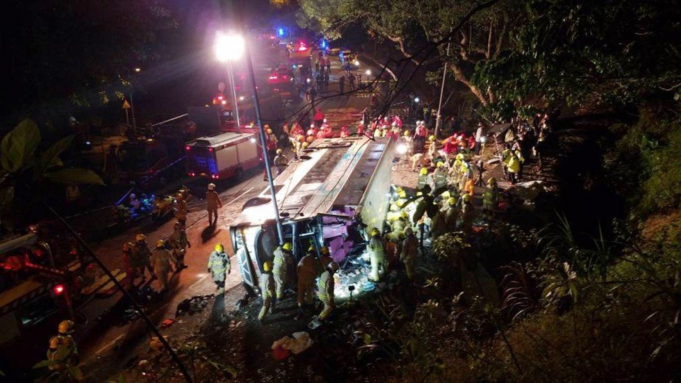  Hong Kong: 19 morţi şi zeci de răniţi într-un accident de autobuz