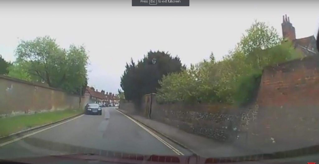  (VIDEO) Justiţie în cazul unui accident în UK: 14 luni de închisoare pentru condus periculos