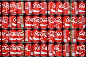  Coca-Cola plănuieşte, după 130 de ani de la lansare, realizarea primei băuturi alcoolice
