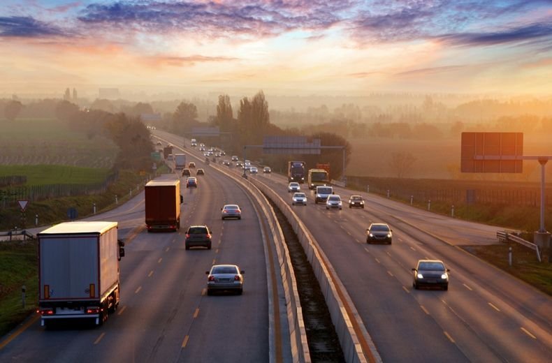  Prima lopată de asfalt pe autostrada A8 ar putea fi turnată în 2020. Spune un comisar UE