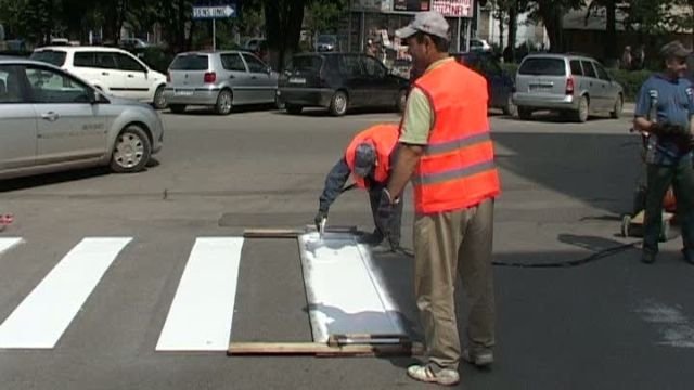  Citadin vrea să facă marcajele de pe străzi. Se pun la bătaie 5 milioane de lei