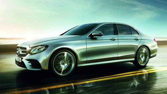  Mercedes-Benz clasa E cu avantaj client de până la 4000 euro