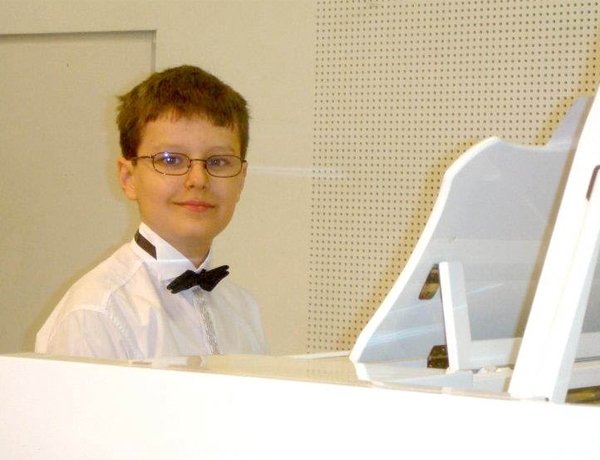  La 11 ani, un elev ieşean debutează pe scena Filarmonicii din Viena