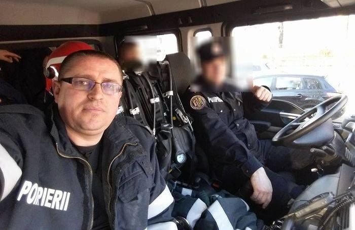  Când nu salvează oameni, un pompier ajută infractori să fugă din ţară