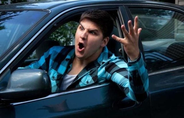  Şmecheria la volan: om de afaceri ieşean condamnat după ce a agresat un şofer în trafic