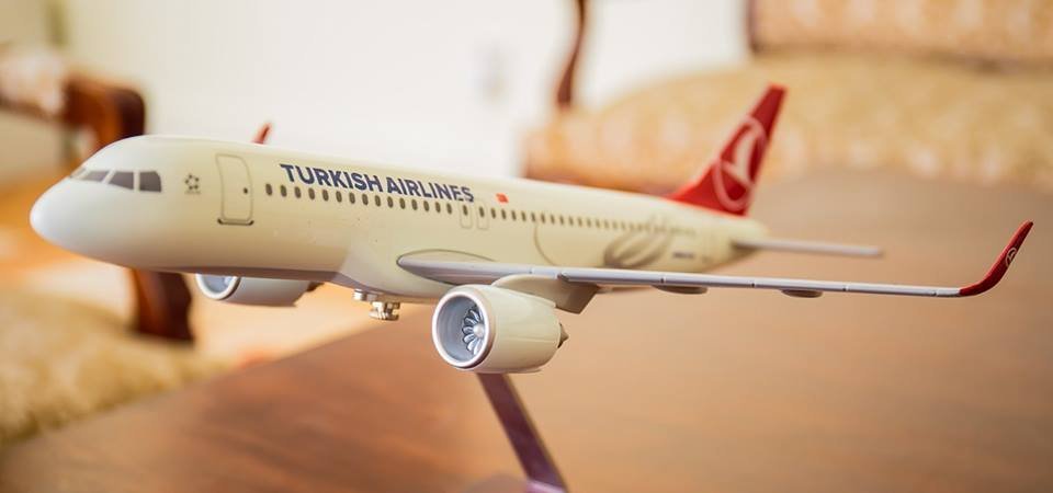  Doi giganţi aviatici invitaţi să aterizeze la Iaşi: Turkish Airline şi Lufthansa