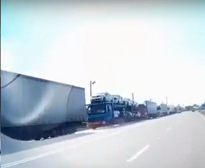  VIDEO: Coadă de peste 100 de TIR-uri și camioane în Vama Albița