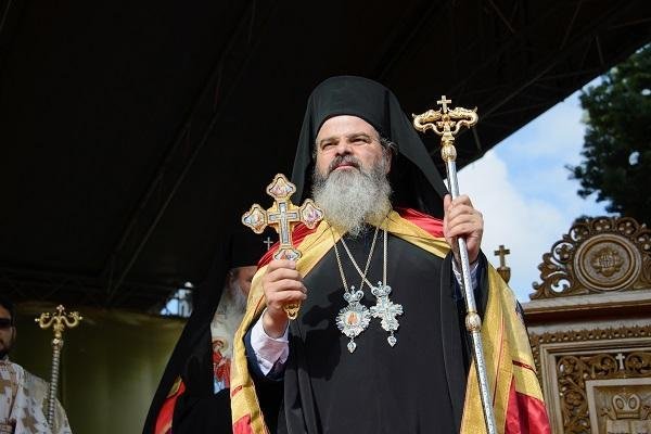  Episcopul care l-a înlocuit pe hulitul Corneliu Bârldeanu a sfinţit deja o nouă biserică