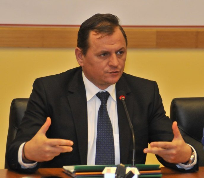  Klaus Iohannis nominalizează în funcţia de director SIE un PSD-ist sadea