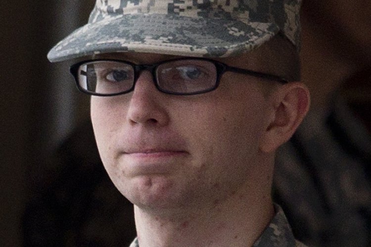  Bradley Manning, „cârtiţa” WikiLeaks, îşi aşteaptă verdictul