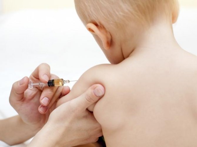  Cadrele medicale ar putea fi duse cu maşina la familiile cu copii nevaccinaţi împotriva rujeolei
