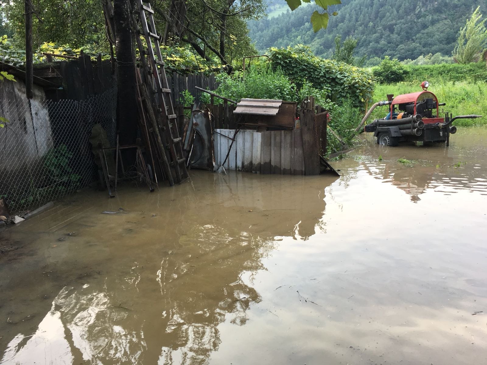  Inundațiile au lovit din nou județul Neamț. Zece localități au fost afectate