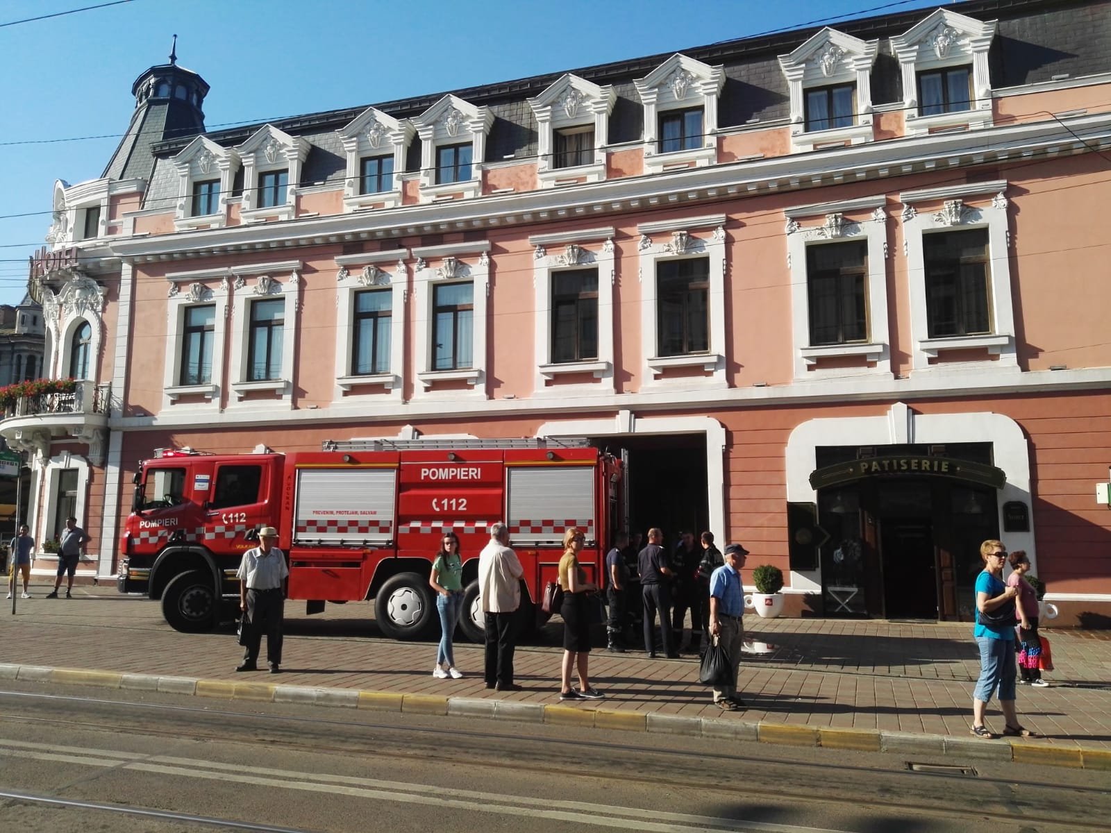  Oamenii străzii au provocat un incendiu în Palatul Braunstein