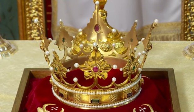  VIDEO: Coroana lui Ștefan cel Mare a fost adusă la Mănăstirea Putna cu trenul inaugural