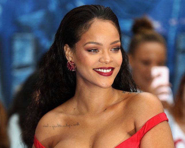  Un documentar despre Rihanna va fi lansat în două luni, conform regizorului Peter Berg