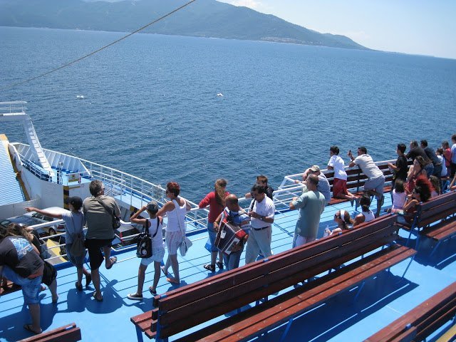 Turiştii care merg în vacanţă în insulele greceşti riscă să rămână blocaţi