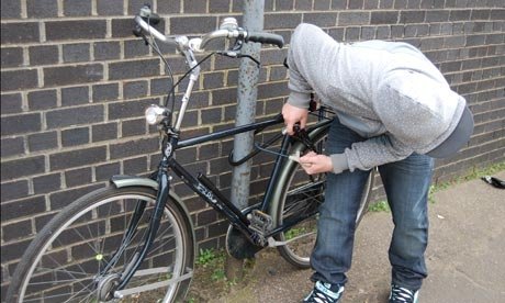  Atenţie mare! Hoţii de biciclete scumpe dau lovitură după lovitură