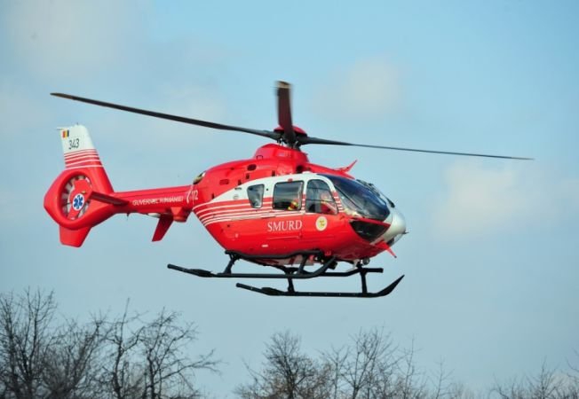  Copil de 5 ani adus cu elicopterul la spital: inima îi bătea prea repede