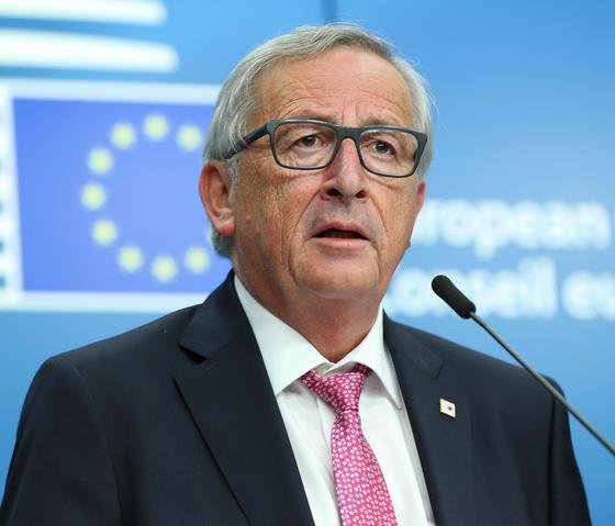  Juncker atrage atenţia că investiţiile sunt condiţionate de respectul faţă de statul de drept
