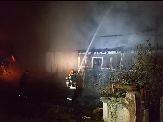  Suceava: Casa părintească a Laurei Lavric, distrusă într-un incendiu