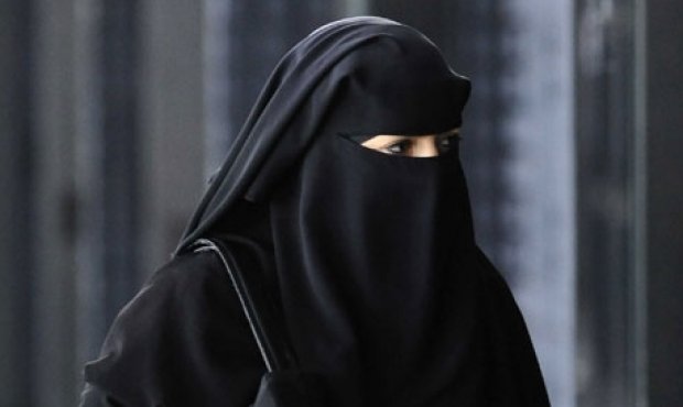  Elveţia: St. Gallen devine al doilea canton care interzice vălul islamic