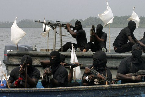  MAE: Starea celor 12 marinari răpiţi în largul Nigeriei, între care un român, este bună
