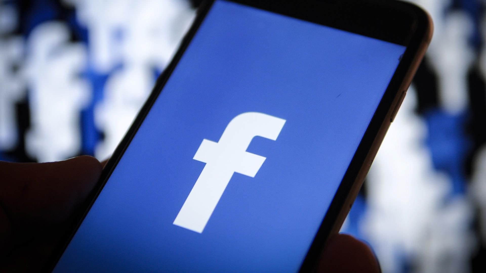  Facebook este acuzată de o fostă angajată că nu protejează moderatorii de conţinut