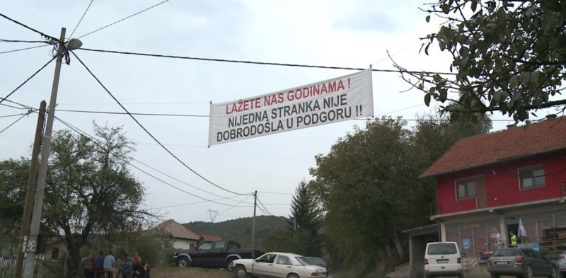  Protest inedit! Un sat din Bosnia a interzis politicienilor campania electorală