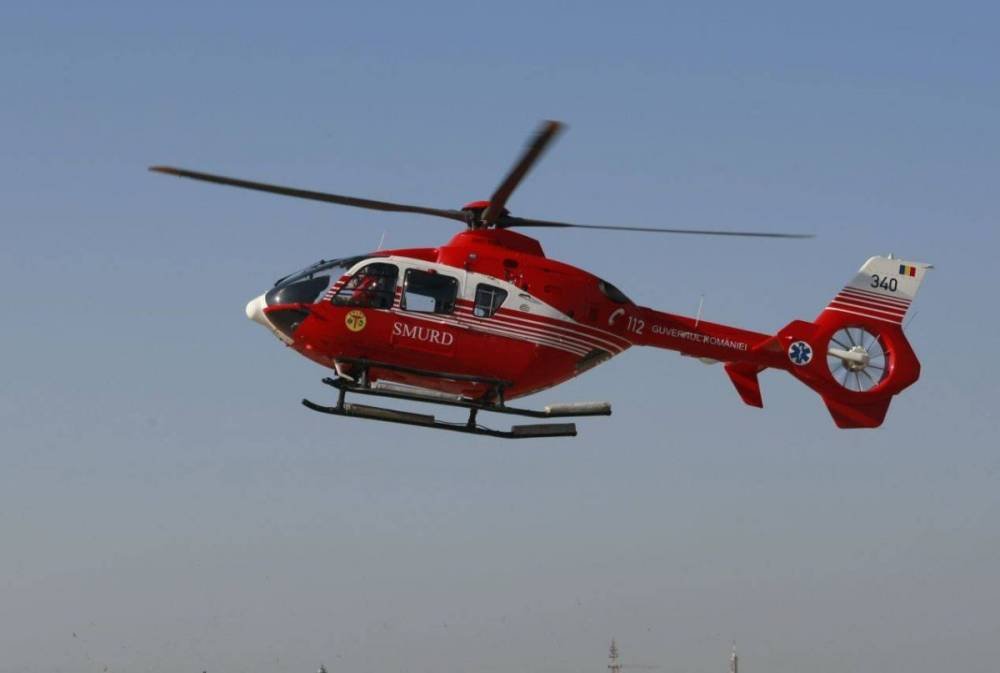  Elicopterul SMURD a intervenit după răsturnarea unui microbuz la Vaslui