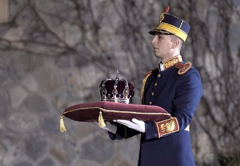  Coroana Regală a României a fost expusă pentru publicul larg