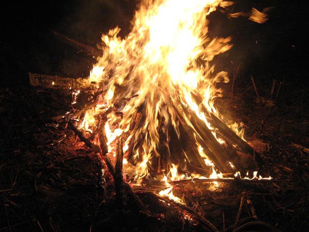  Halloween-ul va fi sărbătorit la Iași prin cel mai mare foc de tabără