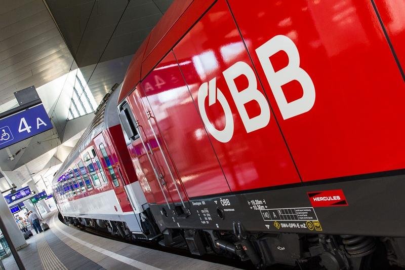  Austriecii introduc un tren între Cluj și Viena. Distanţă străbătută în mai puţin de 10 ore