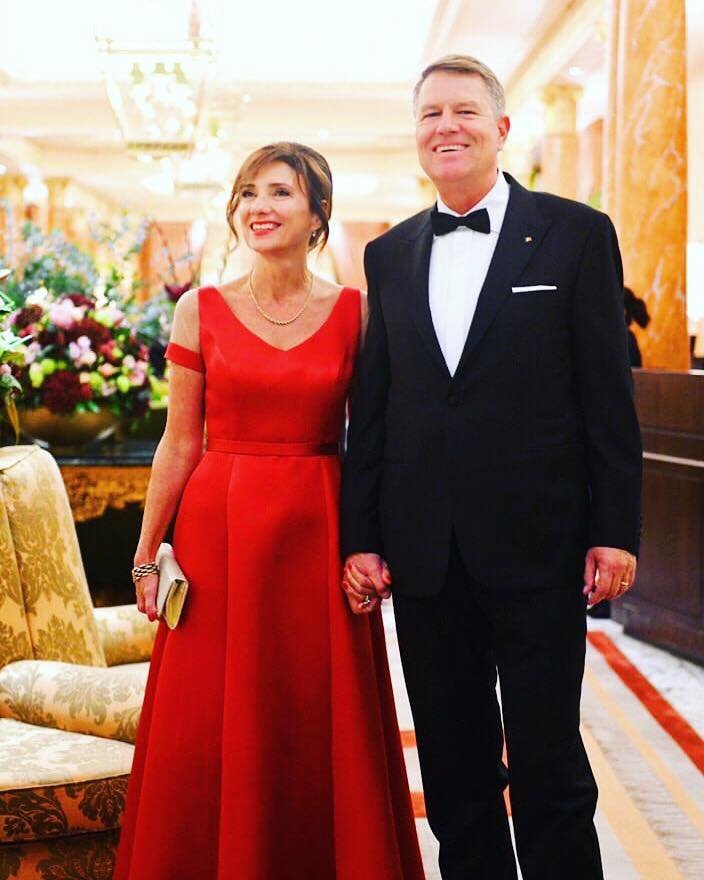  FOTO: Cum s-au îmbrăcat Carmen și Klaus Iohannis la recepția de la Palatul Buckingham