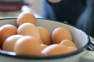  Un român a consumat, în medie, 12 ouă pe lună, în primul trimestru din acest an