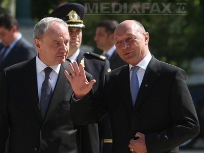 Traian Basescu: Le spun cetatenilor Republicii Moldova: Cereti unirea si-o veti avea, dar cereti-o! Romania vrea unirea cu Moldova? Da, dar Republica Moldova nu vrea unirea