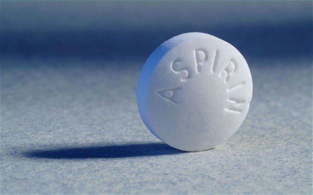  Boli cardiovasculare: Când şi pe cine ajută aspirina pentru a preveni un infarct?