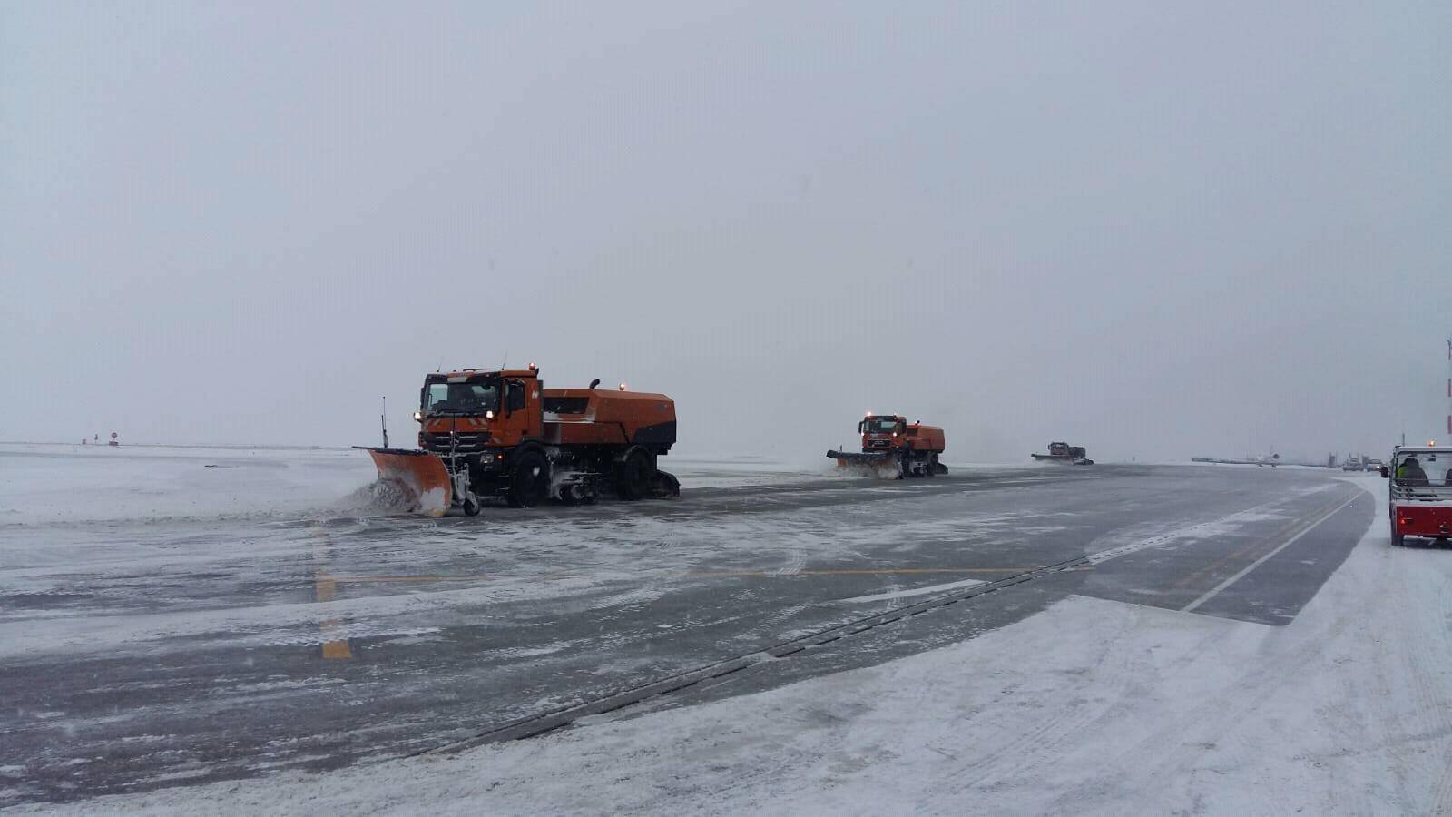  Situația la Aeroportul din Iași: nicio cursă afectată până în prezent de ninsoare