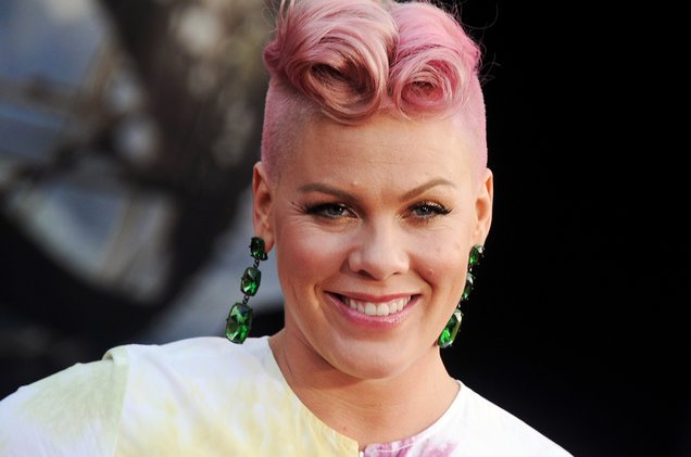  Cântăreaţa americană Pink va primi o stea pe Hollywood Walk of Fame