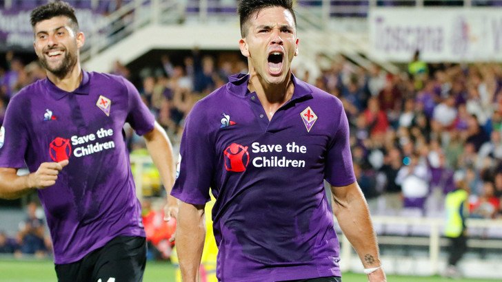  Fiorentina a învins AS Roma la scor de handbal şi s-a calificat în semifinalele Cupei Italiei