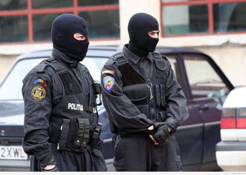  Percheziții la Iași făcute de polițiștii din Mureș. Vizată, o firmă de transport de marfă