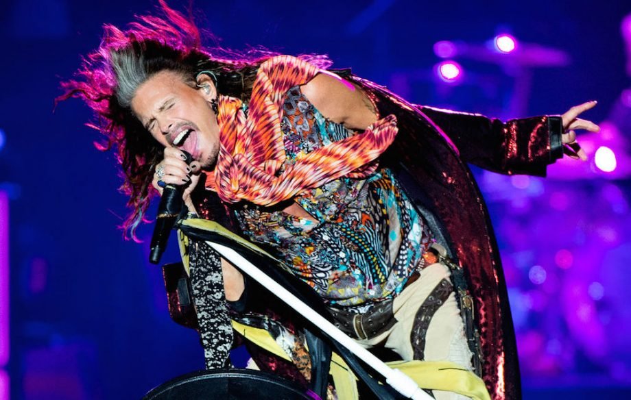  Un ieşean a dat în judecată o mare companie low-cost pentru că a pierdut un concert al Aerosmith