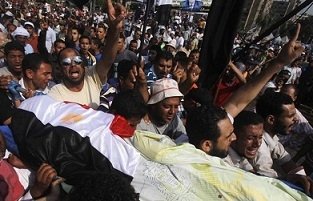  Cel puţin 525 de morţi în violenţele de miercuri din Egipt