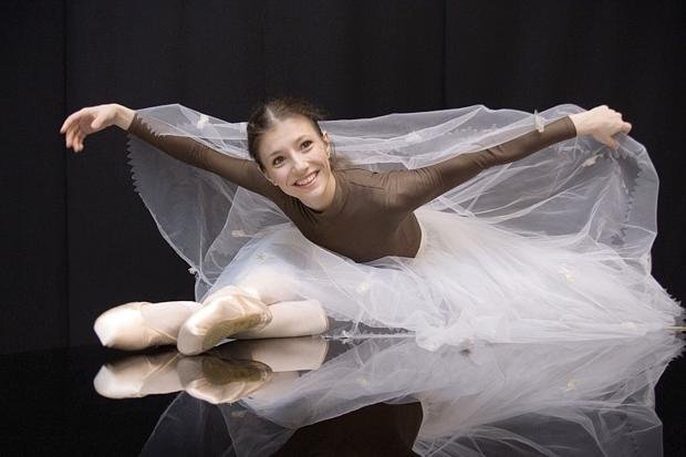  Premiu prestigios pentru balerina Alina Cojocaru. „Interpretare clasică remarcabilă”