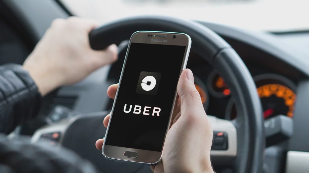  Mocneşte conflictul dintre taximetrişti şi uberişti. Cum va trata Poliţia Rutieră şoferii Uber?