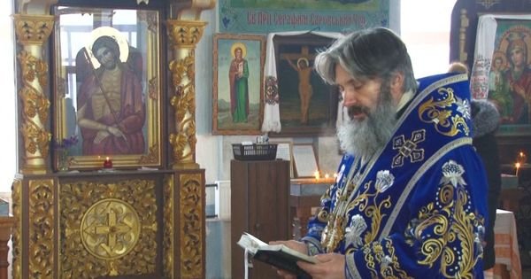  Reprezentantul noii Biserici Ortodoxe Ucrainene în Crimeea, arhiepsicopul Kliment, arestat timp de câteva ore