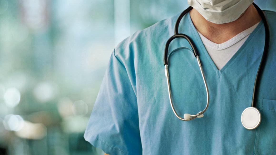  Scandal în sala de operație după ce un medic rebel a intrat cu hainele de stradă