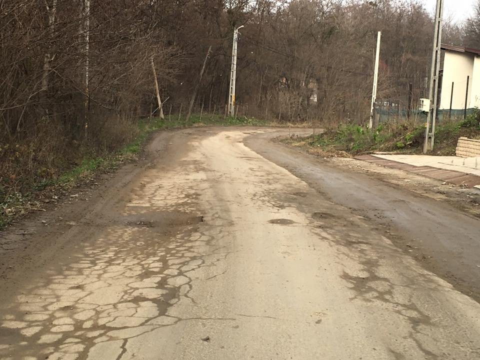 A început reabilitarea drumului spre Bârnova. Şoseaua, din beton rutier