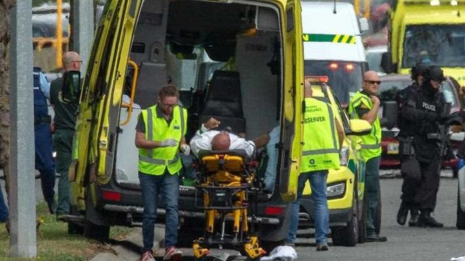  Atac armat la două moschei din Noua Zeelandă. 40 de persoane au murit