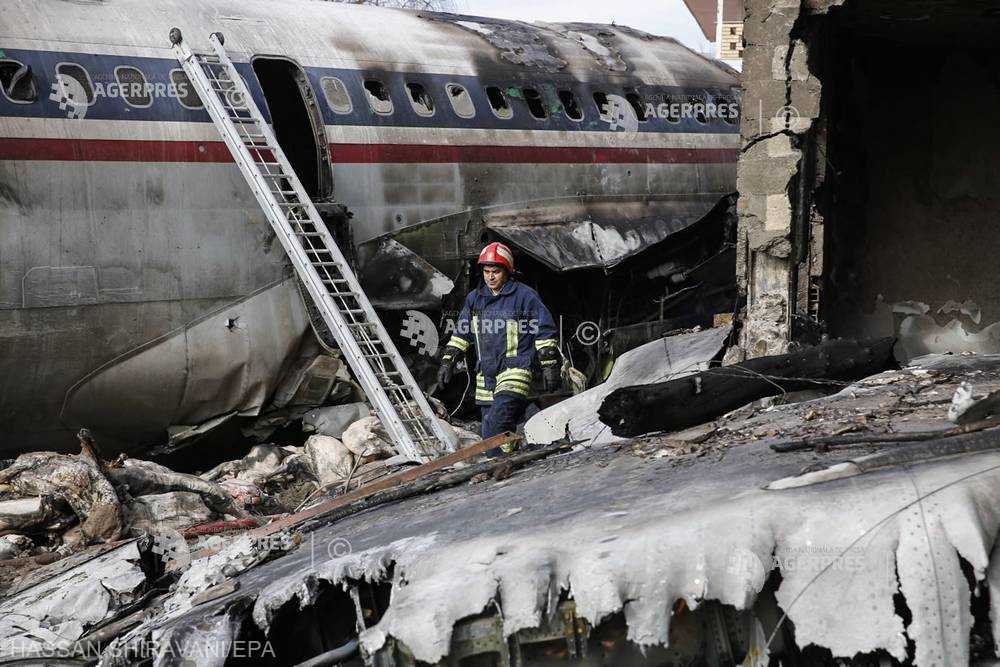  Un avion a luat foc pe Aeroport. Pasagerii au fost evacuaţi în ultima clipă