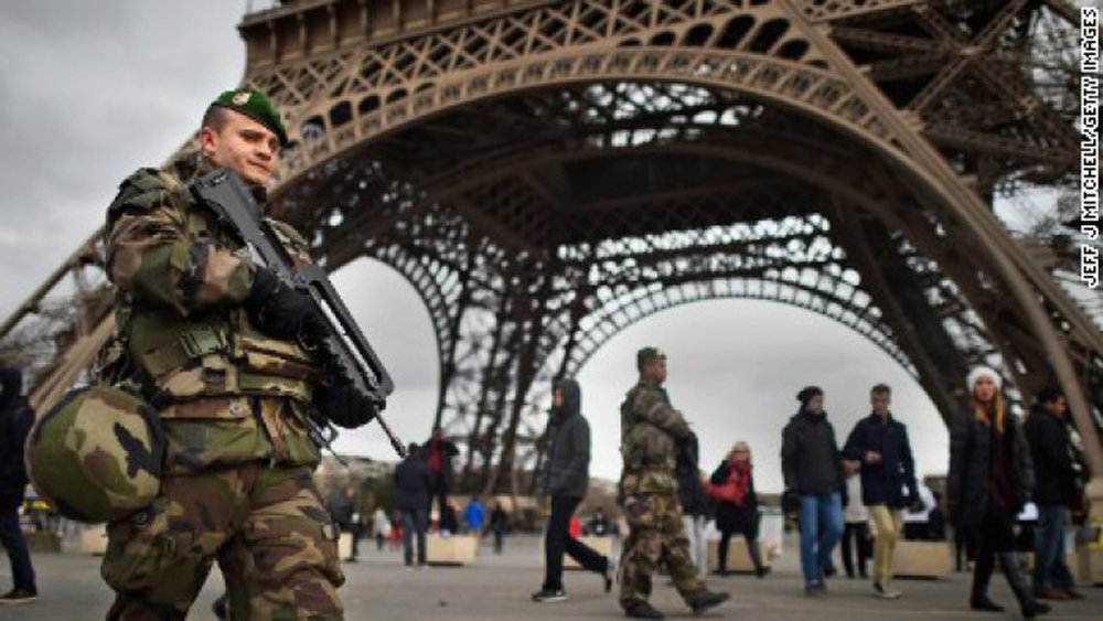  Militarii francezi vor fi mobilizaţi la următorul protest al vestelor galbene